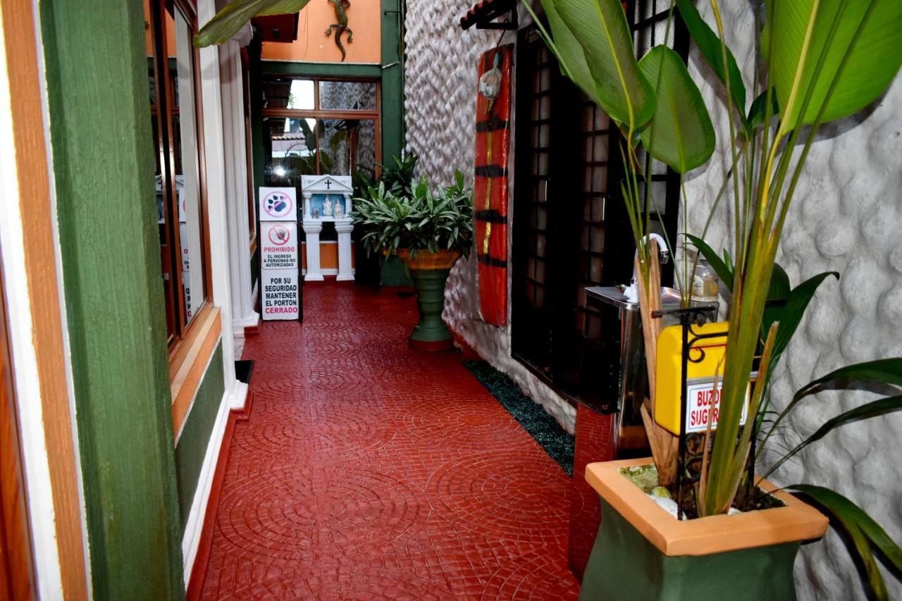 Apartahotel Tierras Amazonicas Leticia Exterior photo