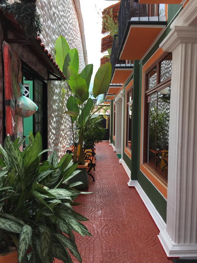 Apartahotel Tierras Amazonicas Leticia Exterior photo